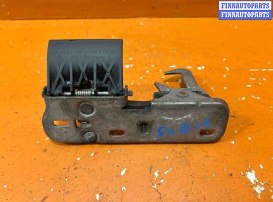 купить Замок капота на Volkswagen Passat