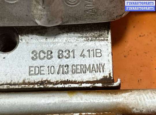 купить Петля двери на Volkswagen Passat