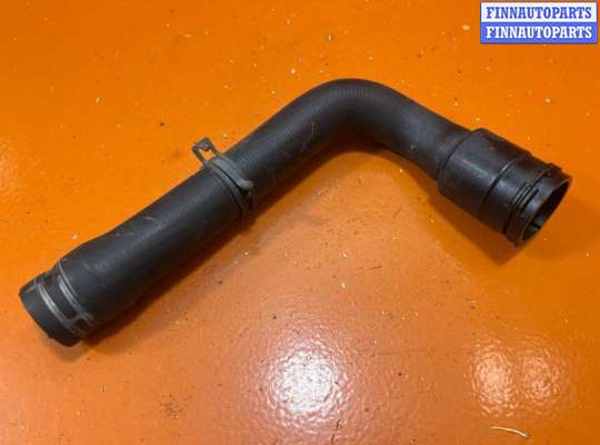 купить Патрубок радиатора на Volkswagen Passat