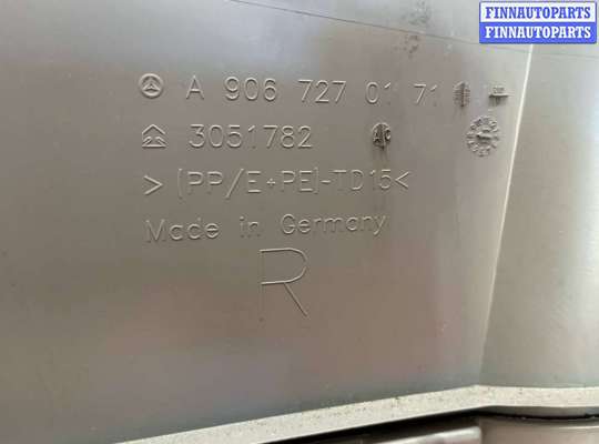 купить Обшивка двери передней правой (дверная карта) на Volkswagen Crafter