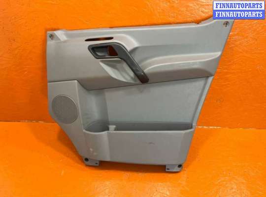 купить Обшивка двери передней правой (дверная карта) на Volkswagen Crafter