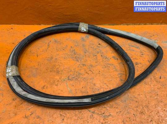 купить Уплотнитель на Volkswagen Passat