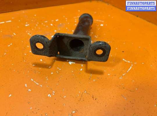 купить Кронштейн крепления на Volkswagen Passat