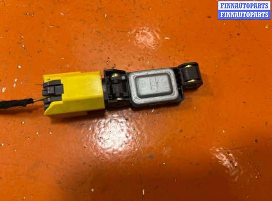 Датчик удара (Airbag) на Volkswagen Touareg I (7L)
