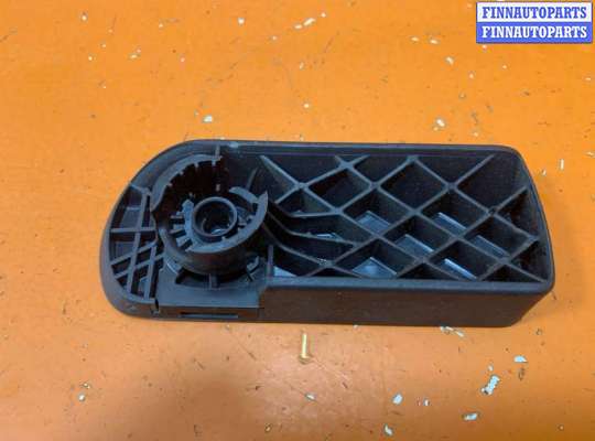 купить Ручка открывания капота на Volkswagen Touareg