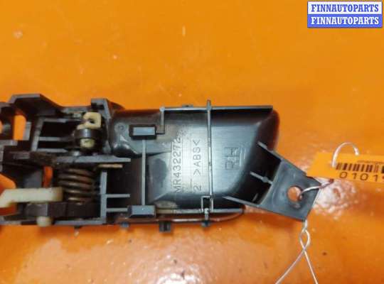 купить Ручка внутренняя передняя правая на Mitsubishi Space Runner