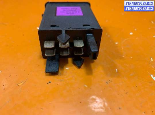 купить Кнопка аварийной сигнализации на Audi a6