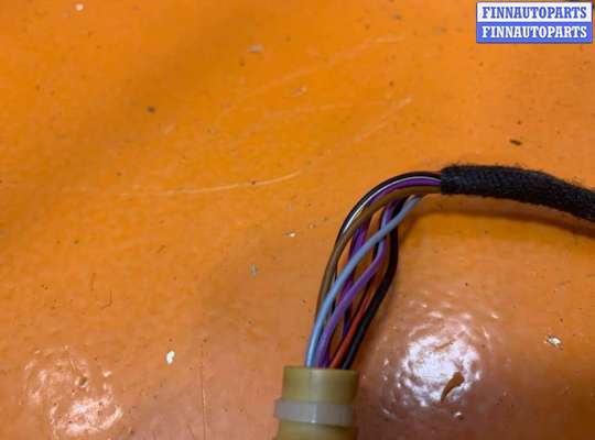 купить Зеркало наружное правое на Volkswagen Touareg