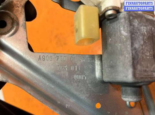 купить Моторчик стеклоподъемника передний правый на Volkswagen Crafter