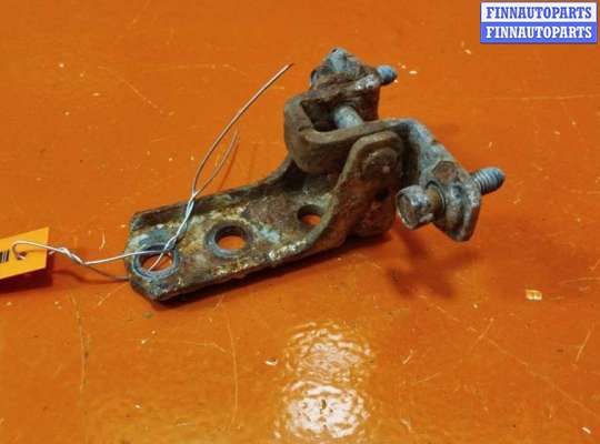 купить Петля двери на Mitsubishi Space Runner