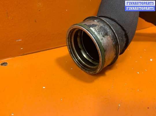 купить Патрубок интеркулера на Volkswagen Touareg