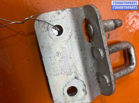 купить Ответная часть (скоба) замка двери на Volkswagen Crafter