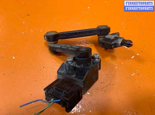 купить Датчик положения кузова на Volkswagen Touareg