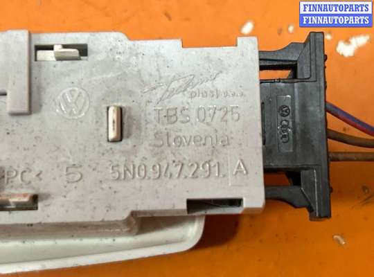 купить Фонарь салона (плафон) на Volkswagen Passat Alltrack