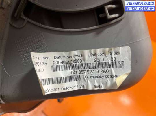 купить Накладка декоративная на торпедо на Skoda Octavia