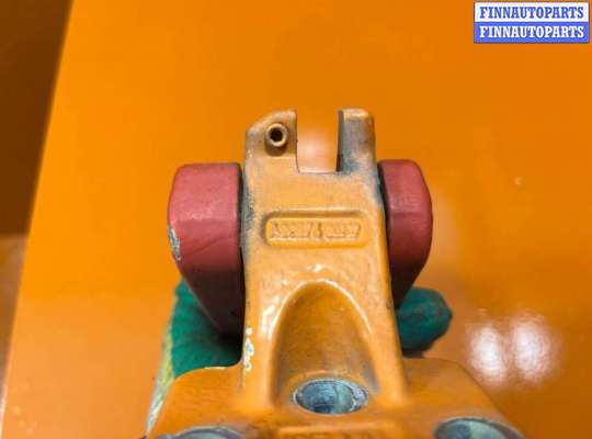 купить Петля двери (крышки) багажника на Volkswagen Crafter