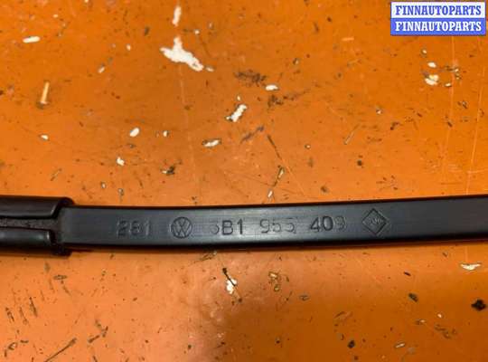 купить Щеткодержатель (поводок стеклоочистителя, дворник) на Volkswagen Passat