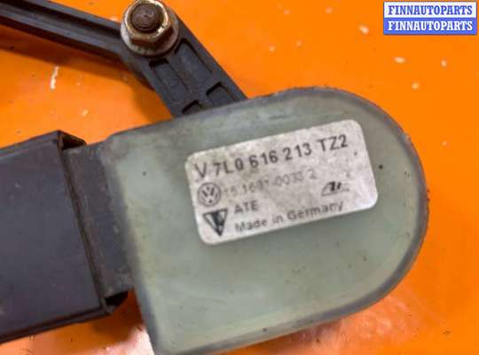 купить Датчик положения кузова на Volkswagen Touareg