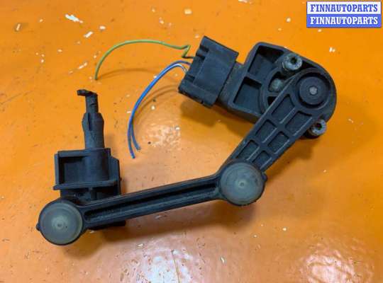 купить Датчик положения кузова на Volkswagen Touareg