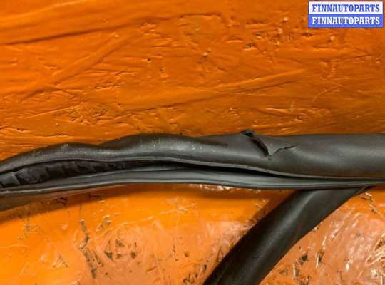 купить Уплотнитель на Volkswagen Touareg