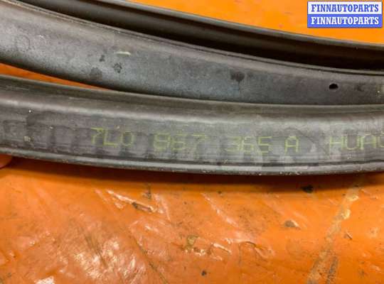 купить Уплотнитель на Volkswagen Touareg