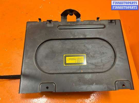 CD-чейнджер на Volkswagen Touareg I (7L)