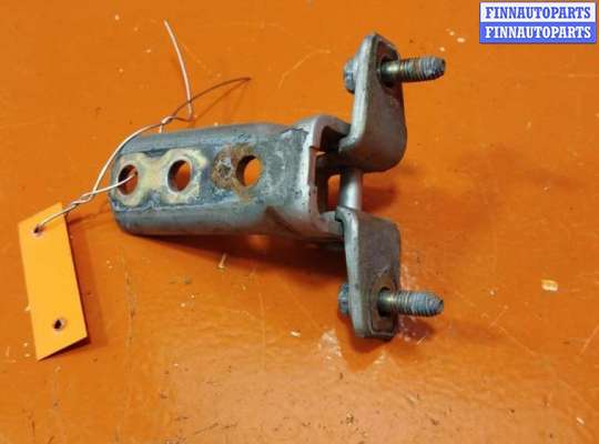 купить Петля двери на Mitsubishi Space Runner