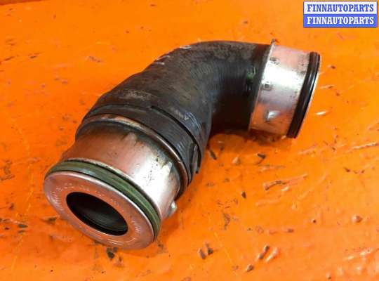 Патрубок интеркулера VG1756419 на Volkswagen Passat