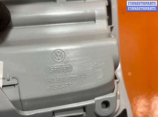 купить Фонарь салона (плафон) на Volkswagen Passat