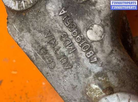 купить Крепление втулки стабилизатора на Volkswagen Passat