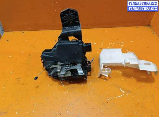 Замок двери передней правой VG2635082 на Volkswagen Passat