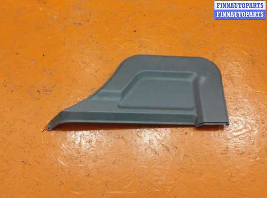 купить Обшивка двери задней правой (дверная карта) на Mitsubishi Space Runner