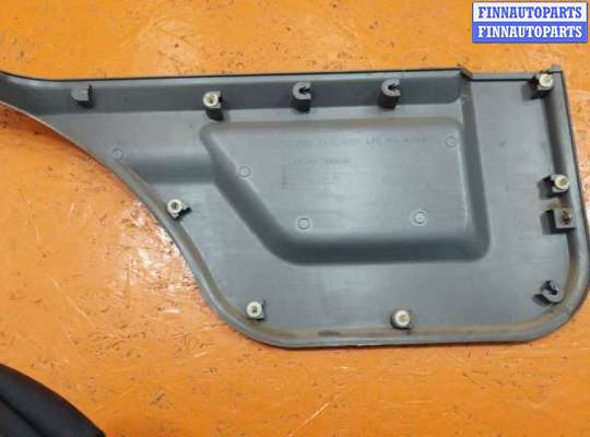 купить Обшивка двери задней правой (дверная карта) на Mitsubishi Space Runner