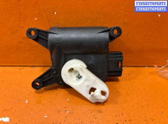 Моторчик заслонки печки на Volkswagen Golf VI (5K)