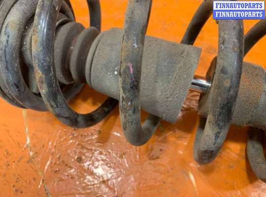 купить Стойка передняя правая на Volkswagen Passat