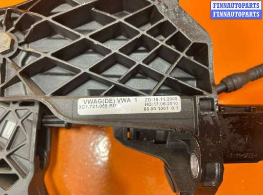 купить Педаль сцепления на Volkswagen Passat
