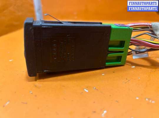 купить Кнопка подогрева сидений на Audi A4