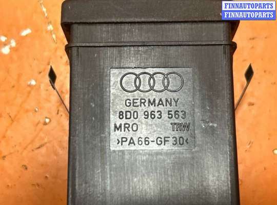 купить Кнопка подогрева сидений на Audi A4