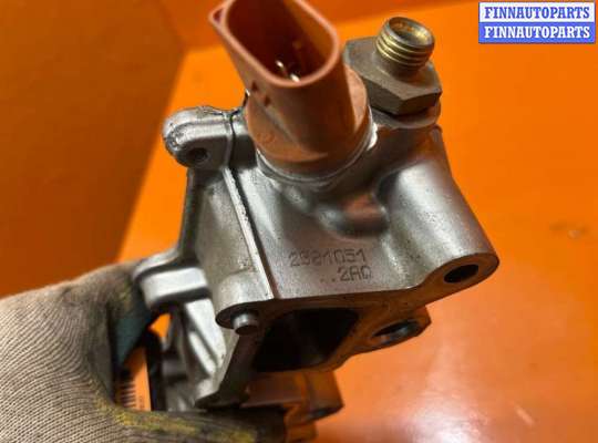 Рампа (рейка) топливная на Volkswagen Passat B6 (3C)