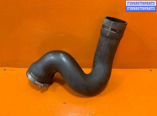 купить Патрубок интеркулера на Volkswagen Passat