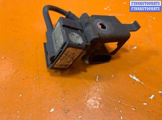 купить Датчик ускорения на Volkswagen Touareg