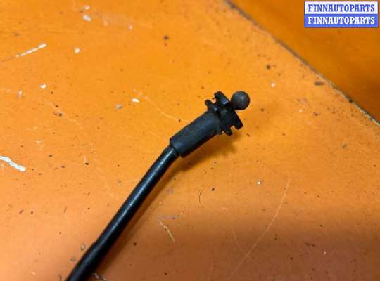 купить Трос капота на Audi A4