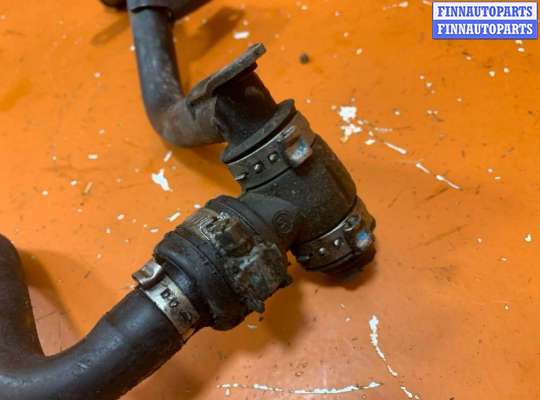 Патрубок (трубка, шланг) на Volkswagen Passat B5+ (3B, GP)