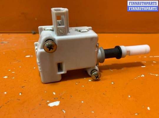 купить Активатор замка багажника на Volkswagen Passat