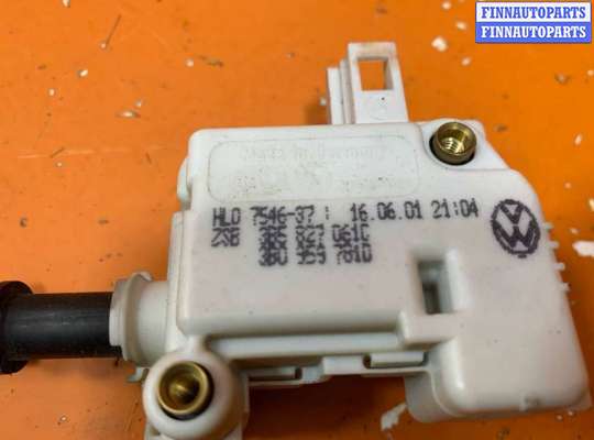 купить Активатор замка багажника на Volkswagen Passat