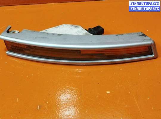 купить Поворотник правый на Volkswagen Passat