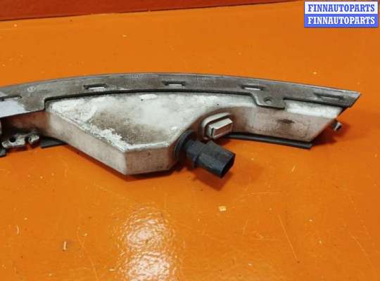 купить Поворотник правый на Volkswagen Passat