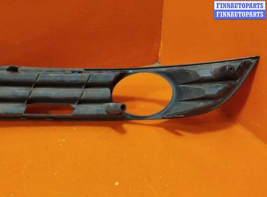 купить Рамка фары противотуманной правой на Volkswagen Passat