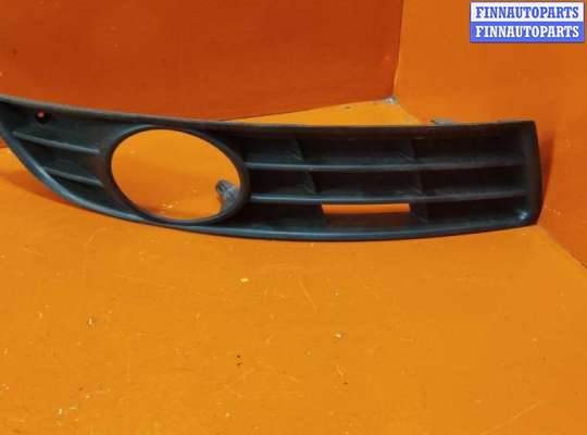 купить Рамка фары противотуманной правой на Volkswagen Passat