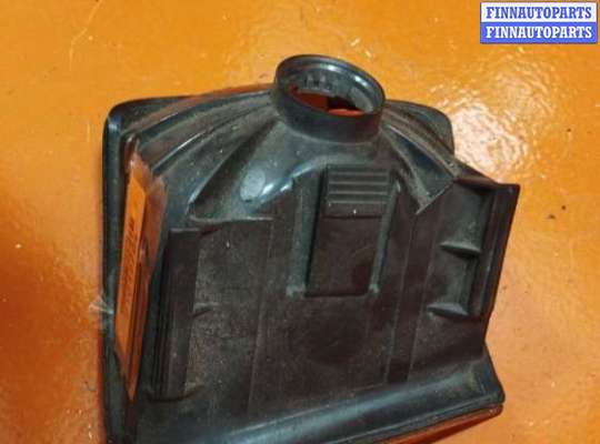 купить Поворотник левый на Volkswagen Passat